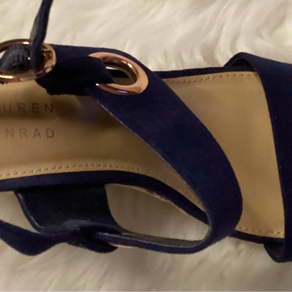 LAUREN CONRAD size 8 Navy Suede Wedges EUC - Picture 5 of 8